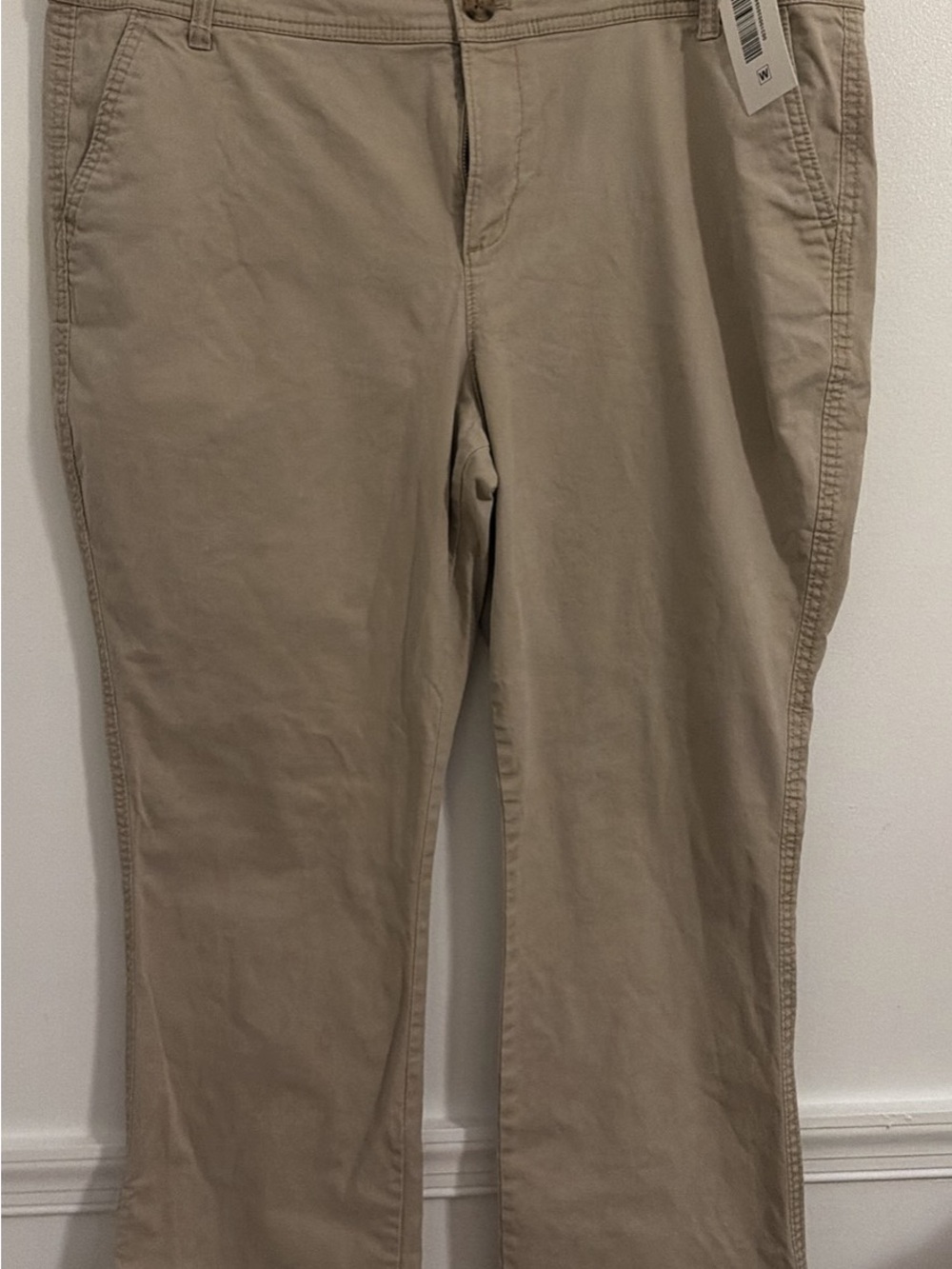 Old Navy women’s Chinos in Light Tan